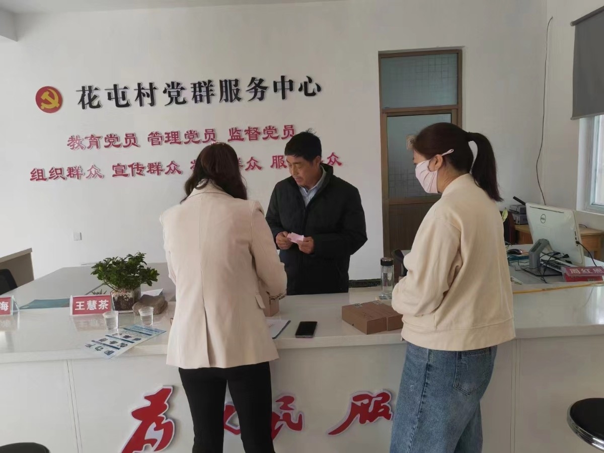 浩坤润土技术人员在东明县高标准农田建设项目区进行技术培训