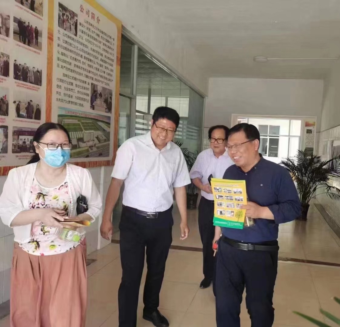 兖州区水务局领导来浩坤润土公司参观考察，指导工作。