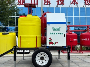 移动智能施肥车