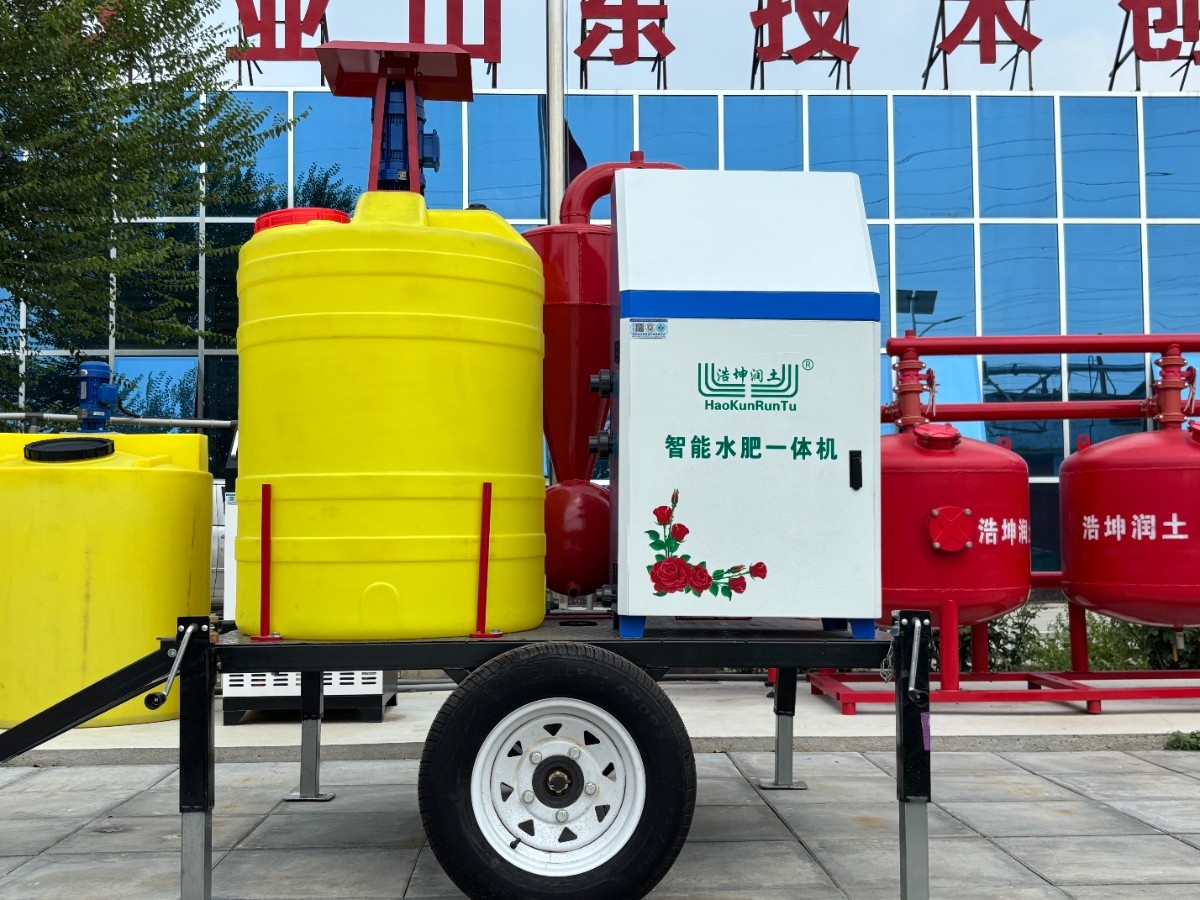 移动智能施肥车
